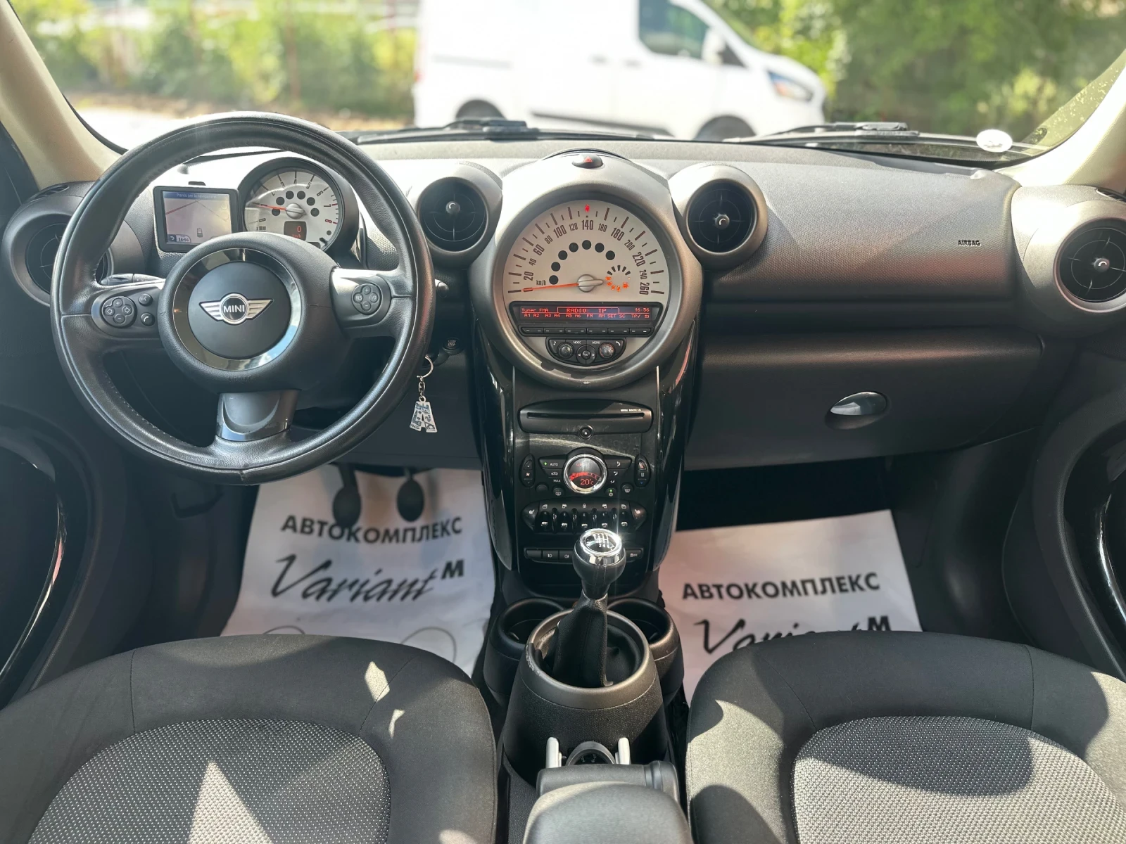 Mini Countryman 1.6i* 98kc* TOP, снимка 11 - Автомобили и джипове - 55265191