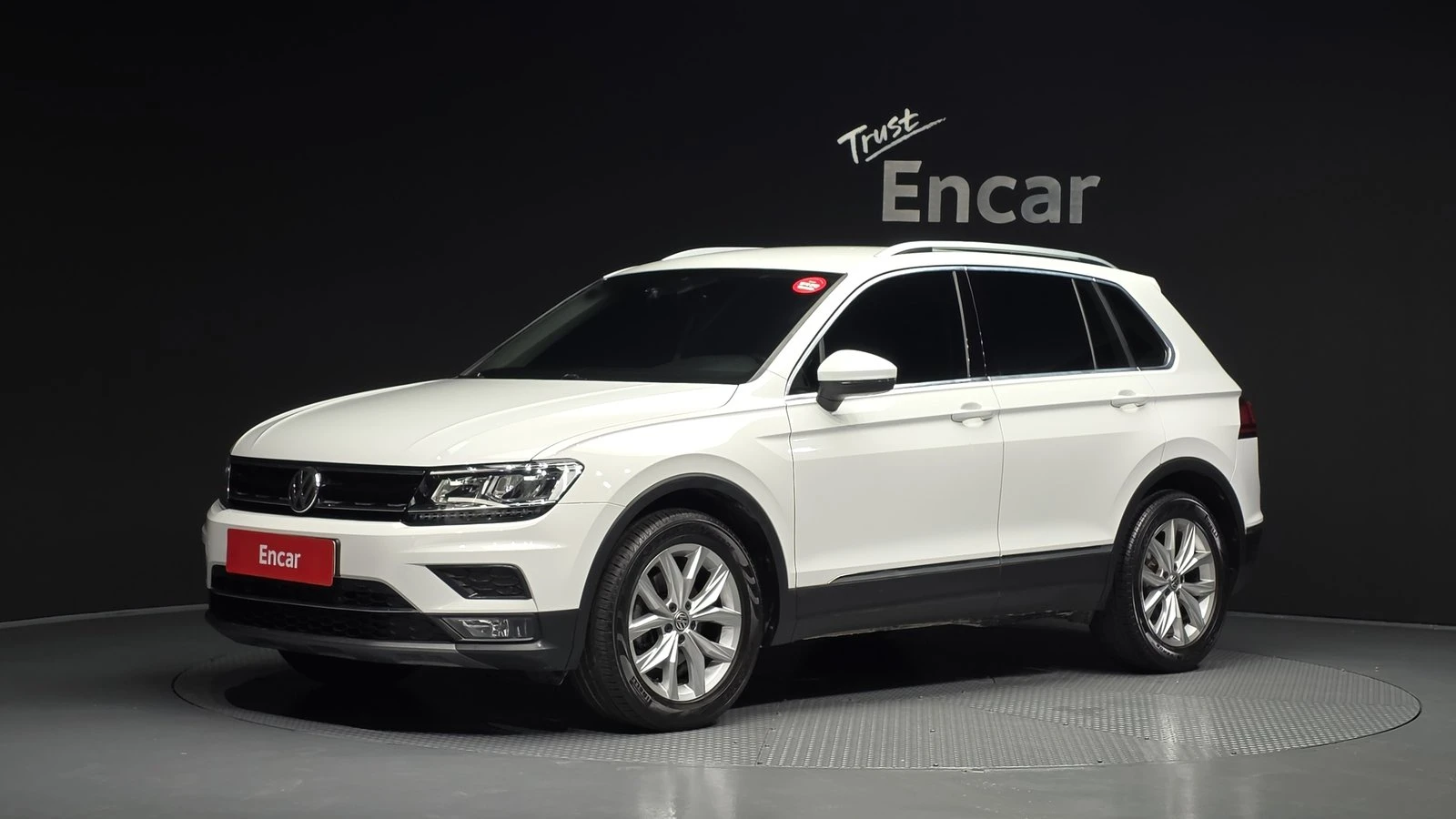 VW Tiguan 2.0 TDI* KEYLESS* ЕЛ. БАГАЖНИК* BLIND SPOT* КРАЙНА