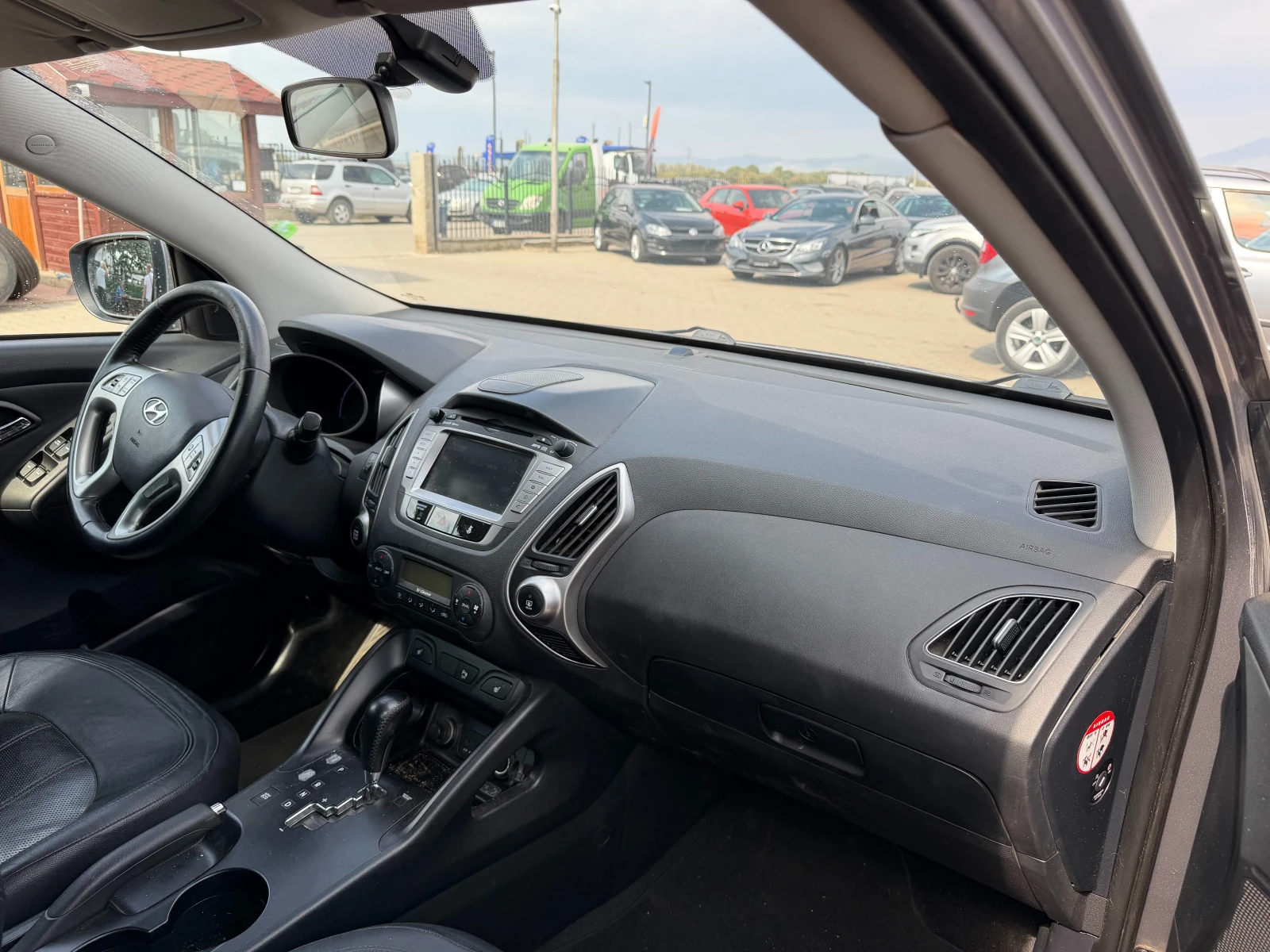 Hyundai IX35 2.0CRDI AWD AVTOMAT/NAVI/KOJA EURO 5, снимка 11 - Автомобили и джипове - 56166151