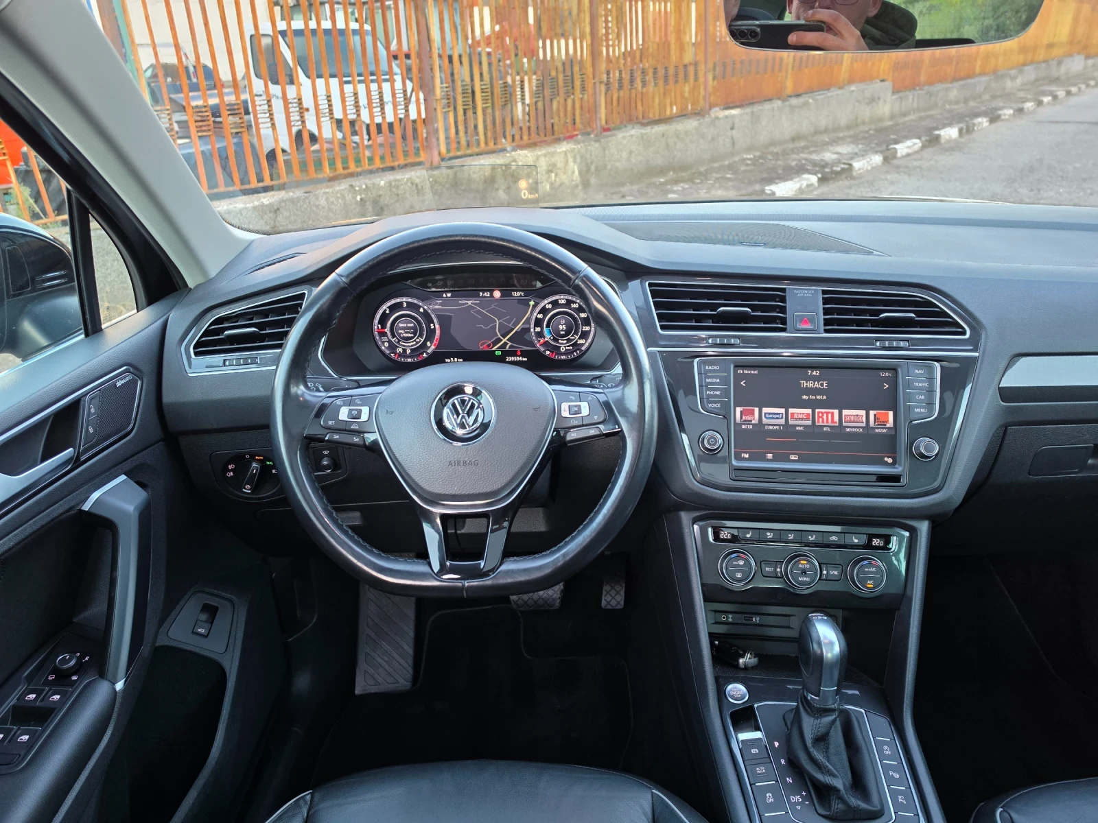 VW Tiguan 2.0TDI 4MOTION DYNAUDIO VIRTUAL HIGHLINE, снимка 12 - Автомобили и джипове - 56348334