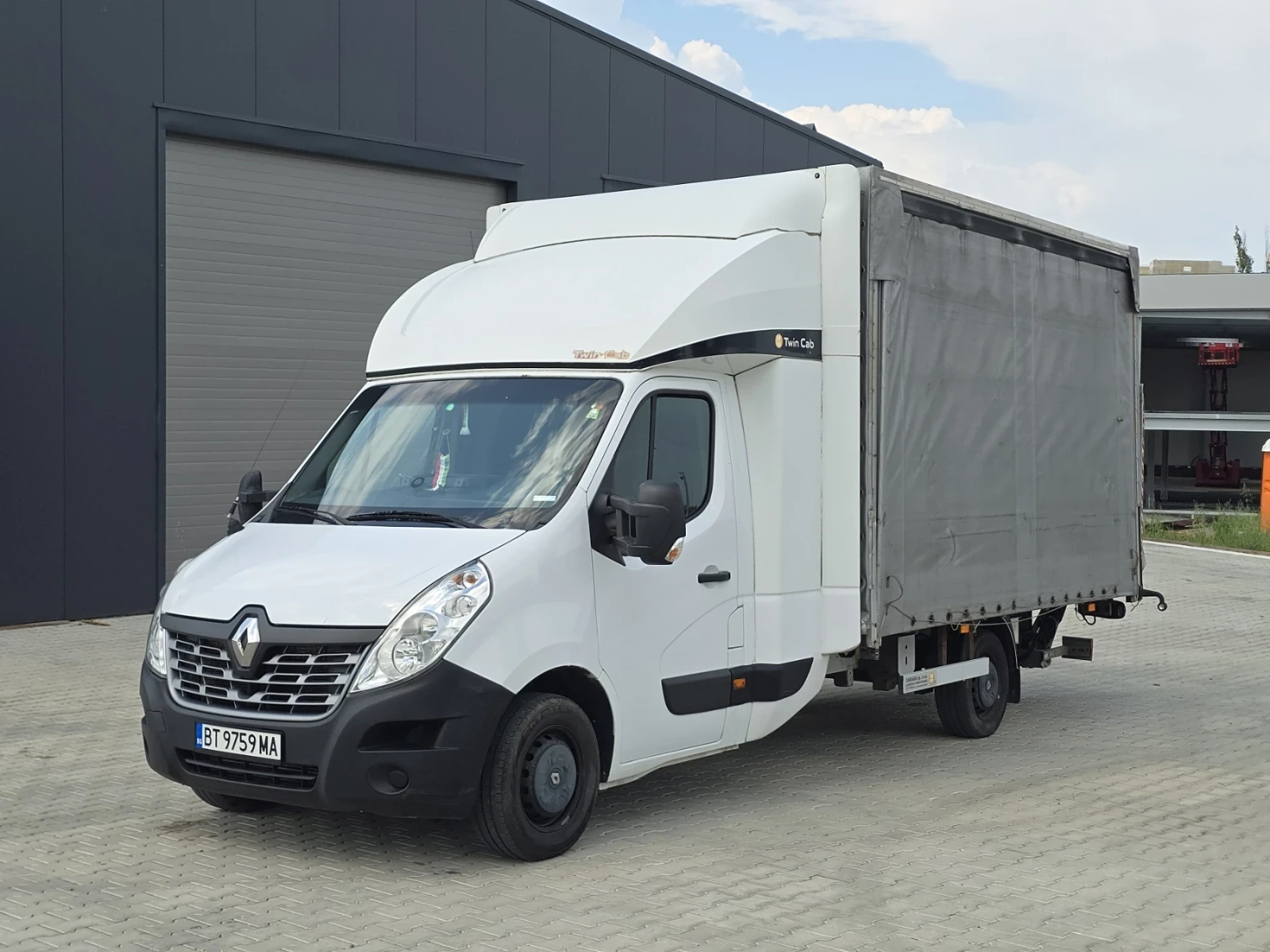 Renault Master ЗАДНА СПАЛНЯ, ПАДАЩ БОРД