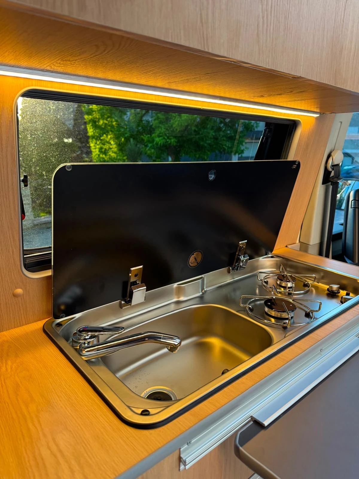 Кемпер VW Transporter, снимка 9 - Каравани и кемпери - 55567762