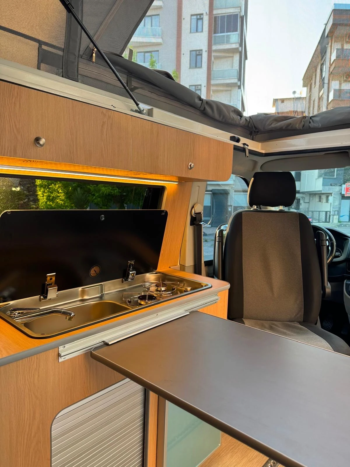 Кемпер VW Transporter, снимка 8 - Каравани и кемпери - 55567762