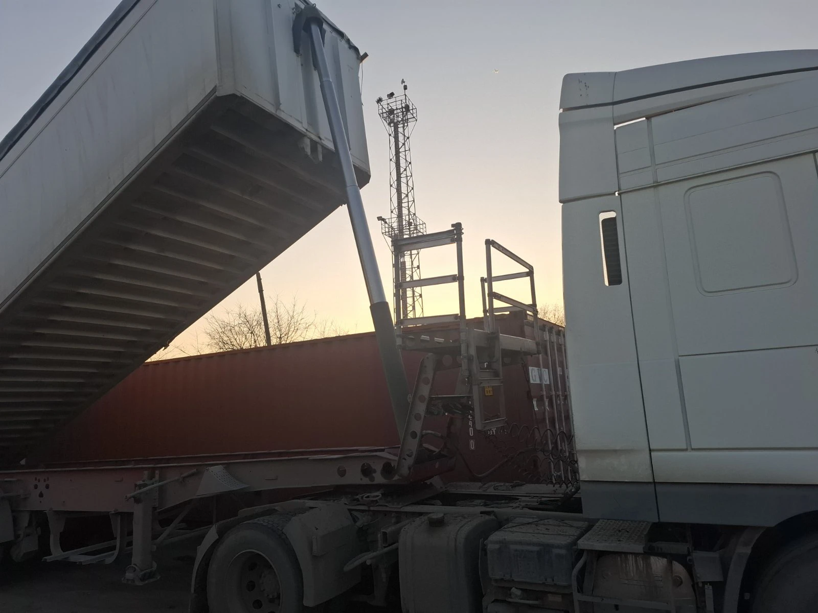 Полуремарке Schmitz SKI 24, снимка 6 - Ремаркета - 53709863