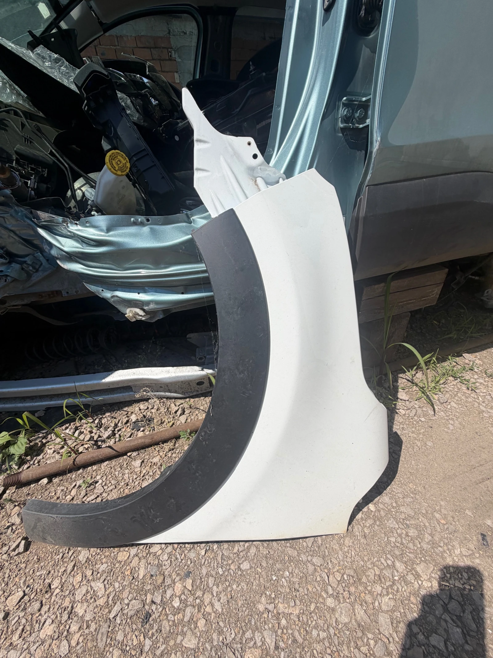 Citroen C3 2021г ляв калник с вежда, снимка 2 - Части - 55212495
