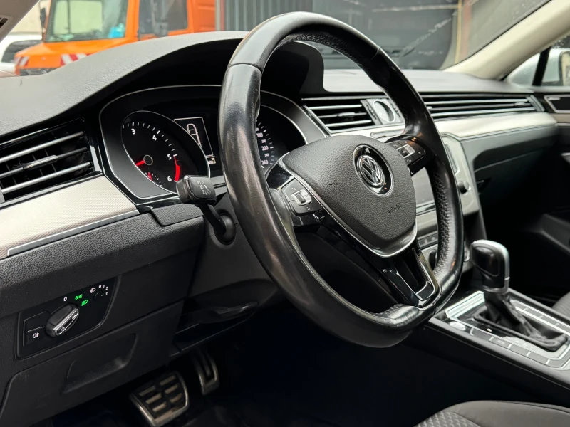 VW Passat 2.0TDI DSG, снимка 5 - Автомобили и джипове - 47913564