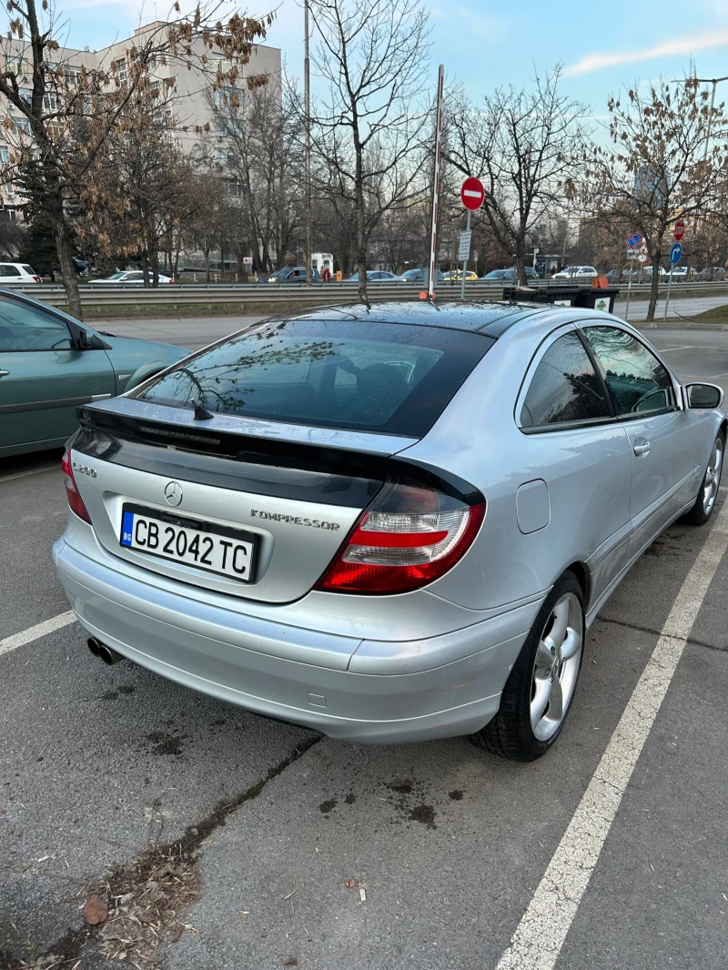 Mercedes-Benz C 200  Панорама   Навигация    Камера за паркиране , снимка 4 - Автомобили и джипове - 48852322