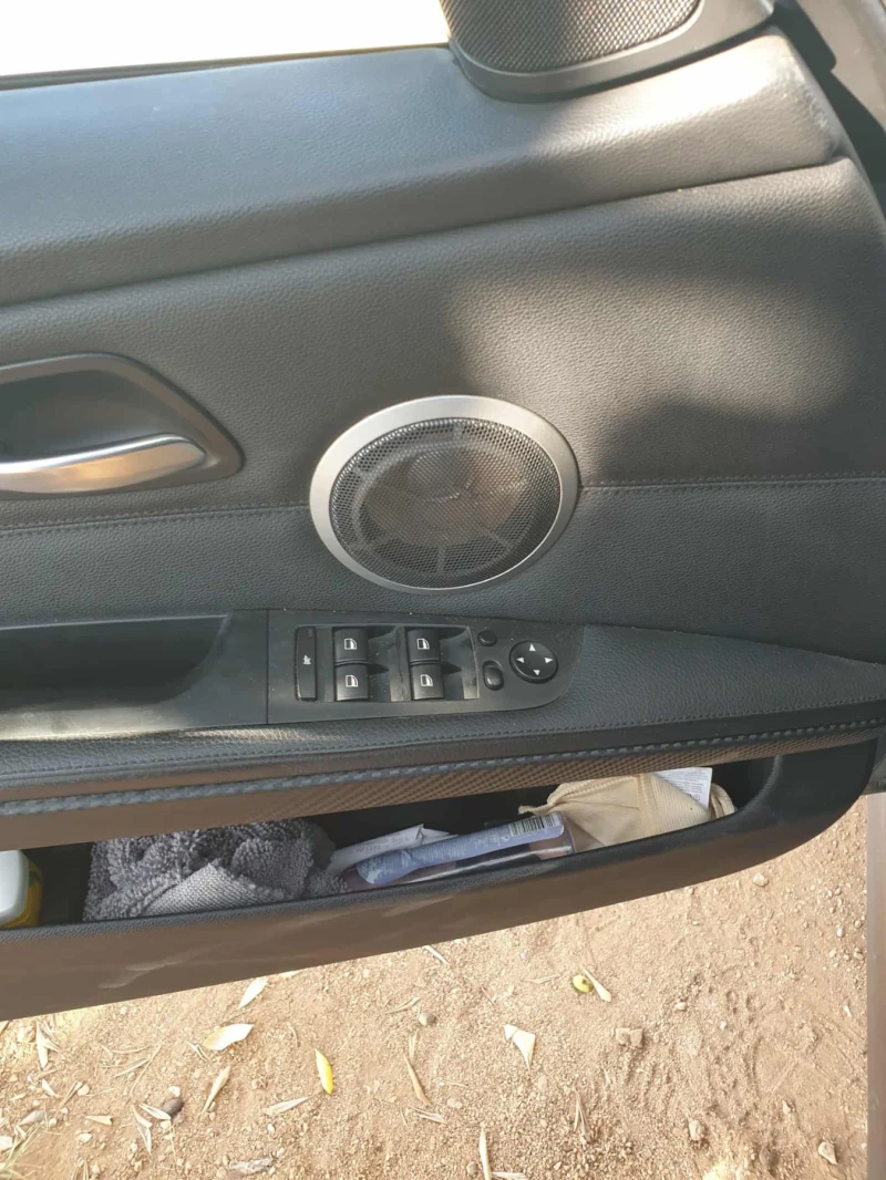 BMW 330, снимка 10 - Автомобили и джипове - 52792777