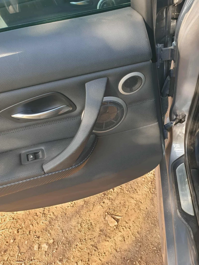 BMW 330, снимка 11 - Автомобили и джипове - 52792777