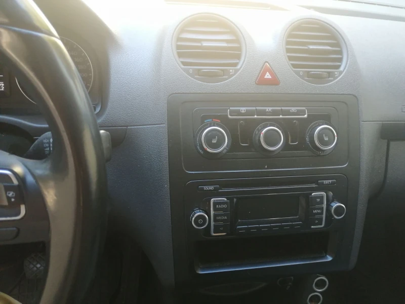 VW Caddy, снимка 10 - Автомобили и джипове - 51619472