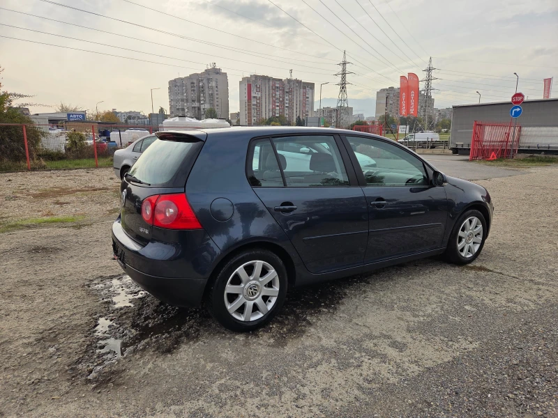 VW Golf 1.6FSI, снимка 4 - Автомобили и джипове - 52130061