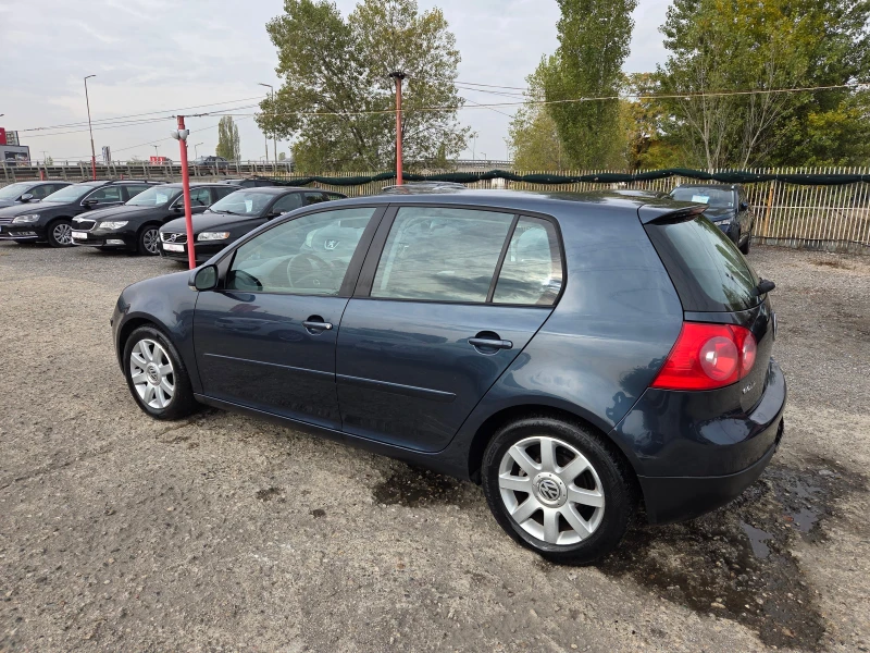 VW Golf 1.6FSI, снимка 6 - Автомобили и джипове - 52130061