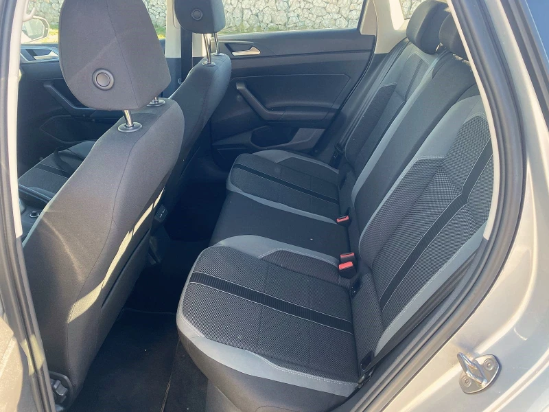 VW Polo 1.0 R-Line , снимка 11 - Автомобили и джипове - 52425058