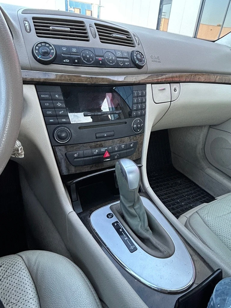 Mercedes-Benz E 270  - изображение 10