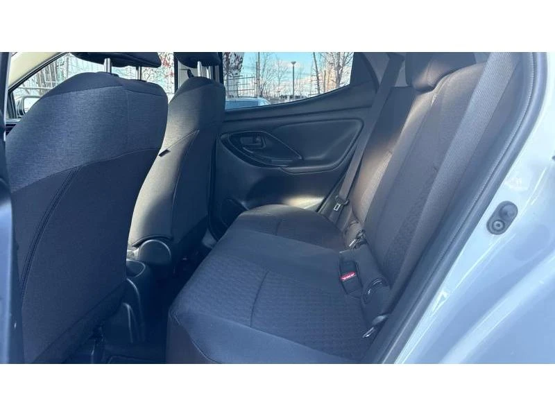 Toyota Yaris 1.5P M/T FANCY, снимка 11 - Автомобили и джипове - 53631882