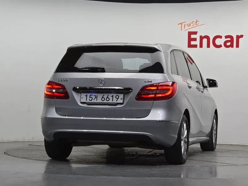 Mercedes-Benz B 200 2.0, снимка 4 - Автомобили и джипове - 54278404