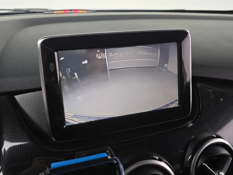 Mercedes-Benz B 200 2.0, снимка 14 - Автомобили и джипове - 54278404