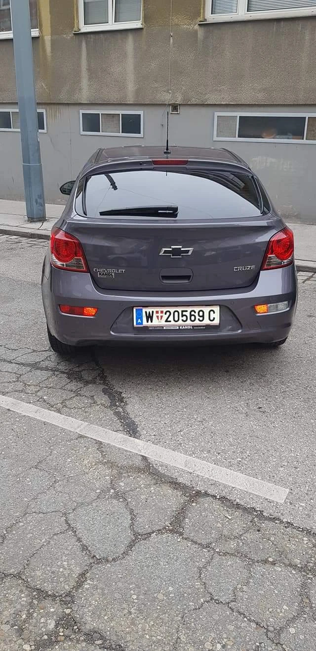 Chevrolet Cruze, снимка 4 - Автомобили и джипове - 54839395