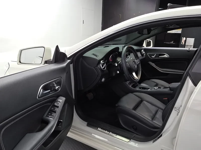 Mercedes-Benz CLA 250 4Matic, снимка 10 - Автомобили и джипове - 55738630