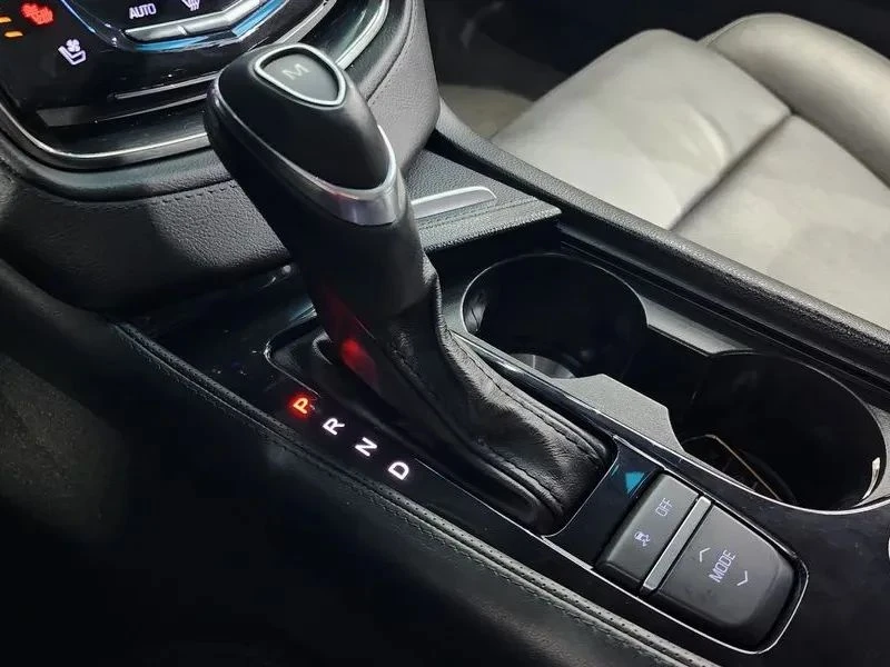 Cadillac Cts, снимка 9 - Автомобили и джипове - 56687824