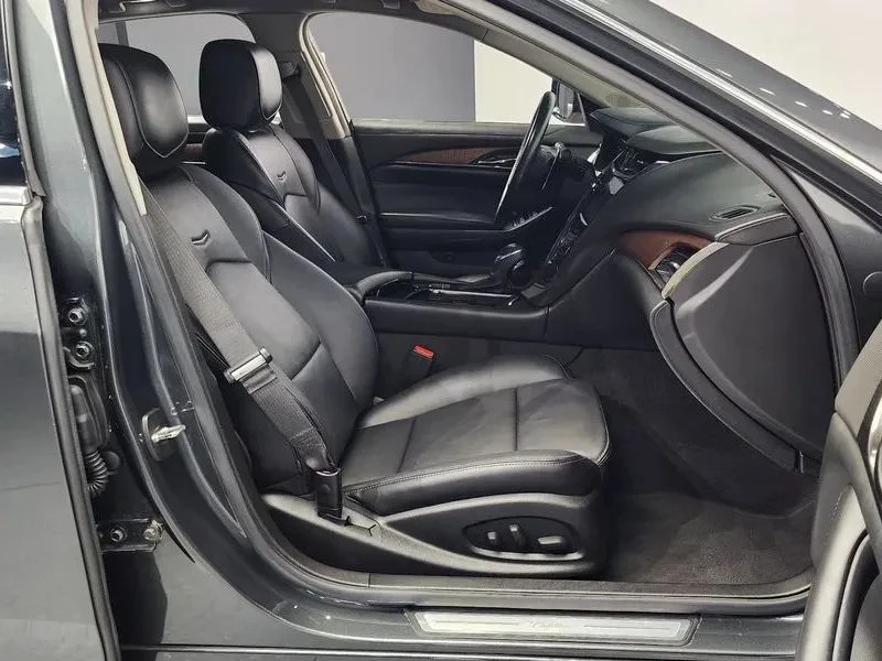 Cadillac Cts, снимка 11 - Автомобили и джипове - 56687824