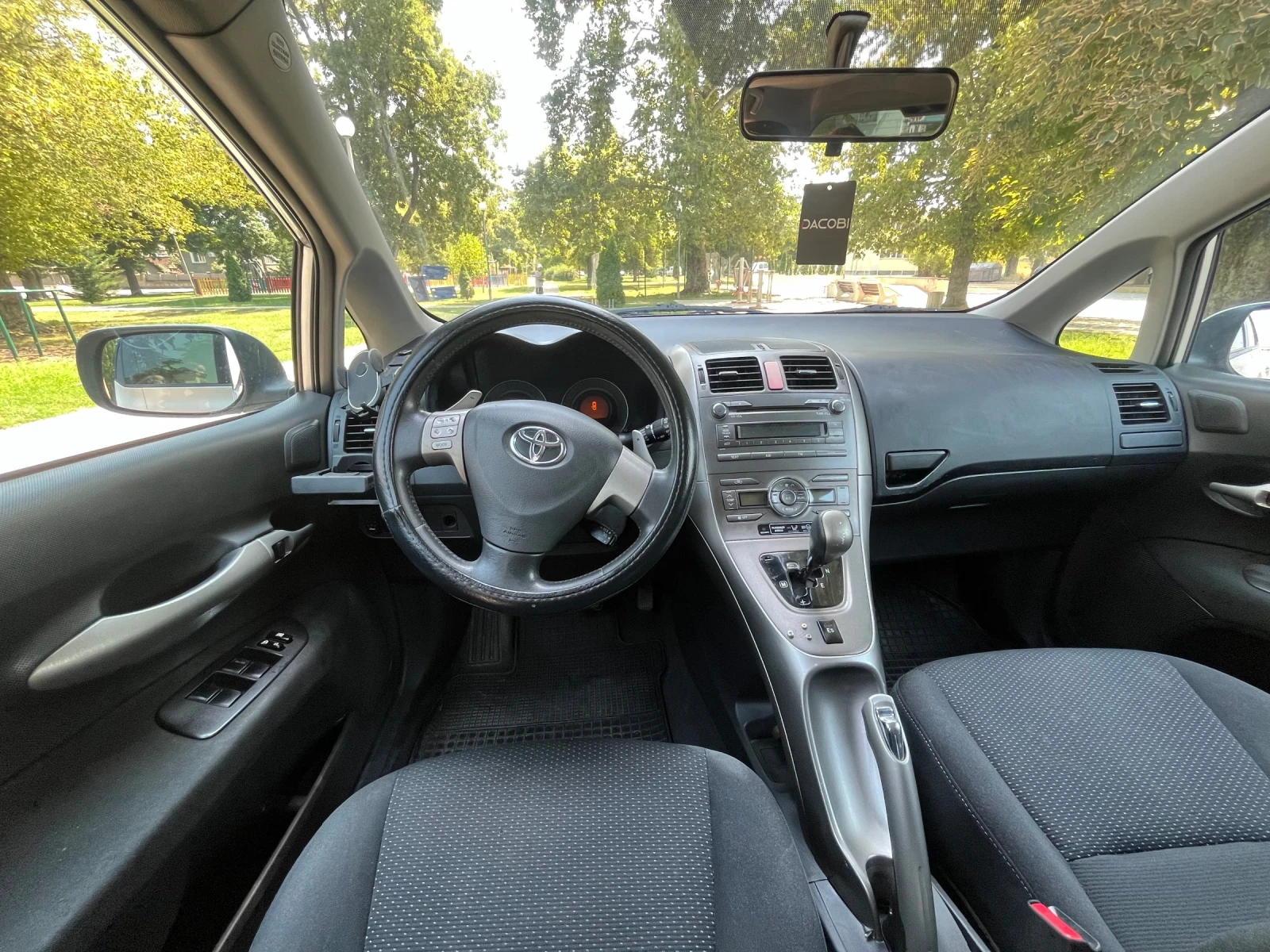 Toyota Auris, снимка 1