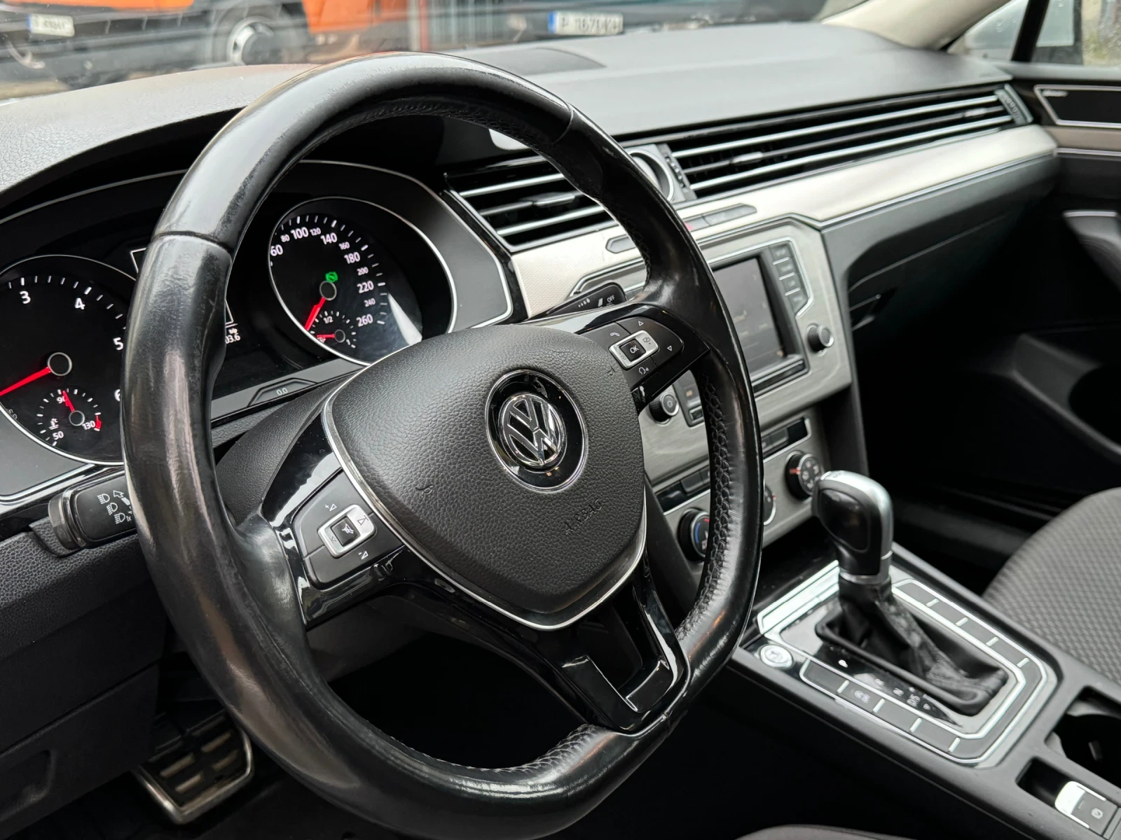 VW Passat 2.0TDI DSG - изображение 6