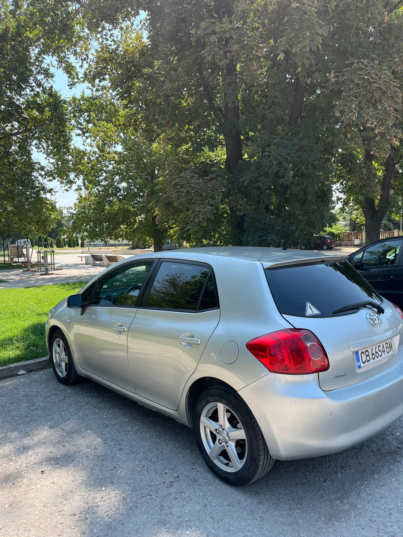 Toyota Auris  - изображение 2