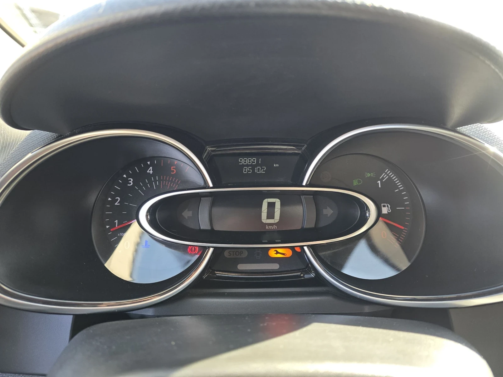 Renault Clio 1.5dci 75к.с 98хил. км !!!, снимка 16 - Автомобили и джипове - 53834182