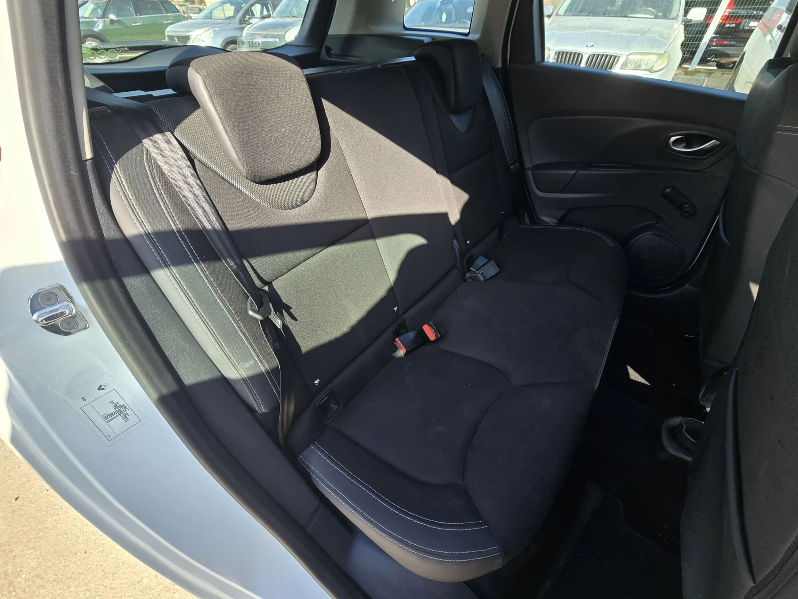 Renault Clio 1.5dci 75к.с 98хил. км !!!, снимка 14 - Автомобили и джипове - 53834182