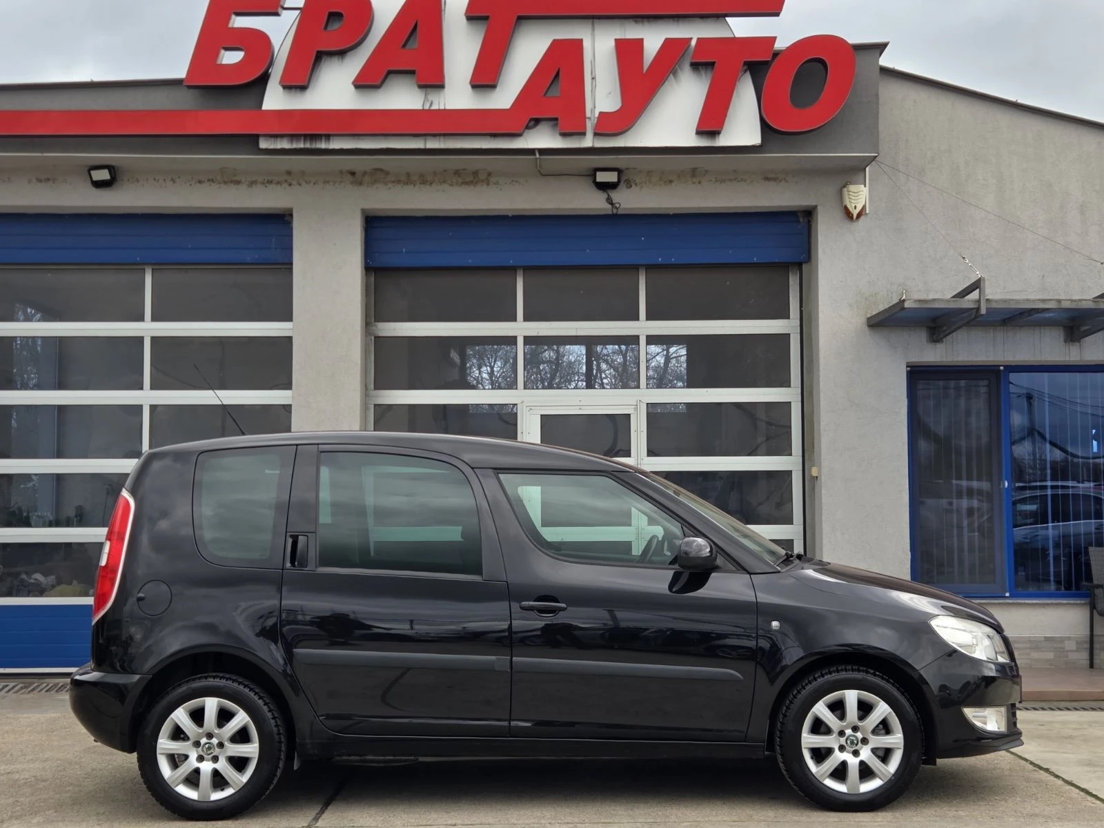 Skoda Roomster 1.2БЕНЗИН/4-ЦИЛИНДЪРА/КЛИМАТРОНИК, снимка 5 - Автомобили и джипове - 54088471