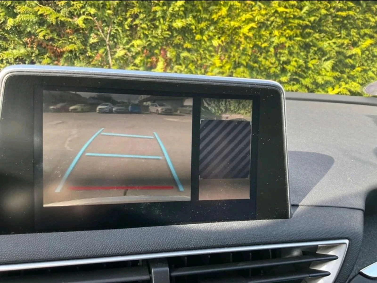 Peugeot 3008 1.2 PureTech Allure , снимка 13 - Автомобили и джипове - 54128932