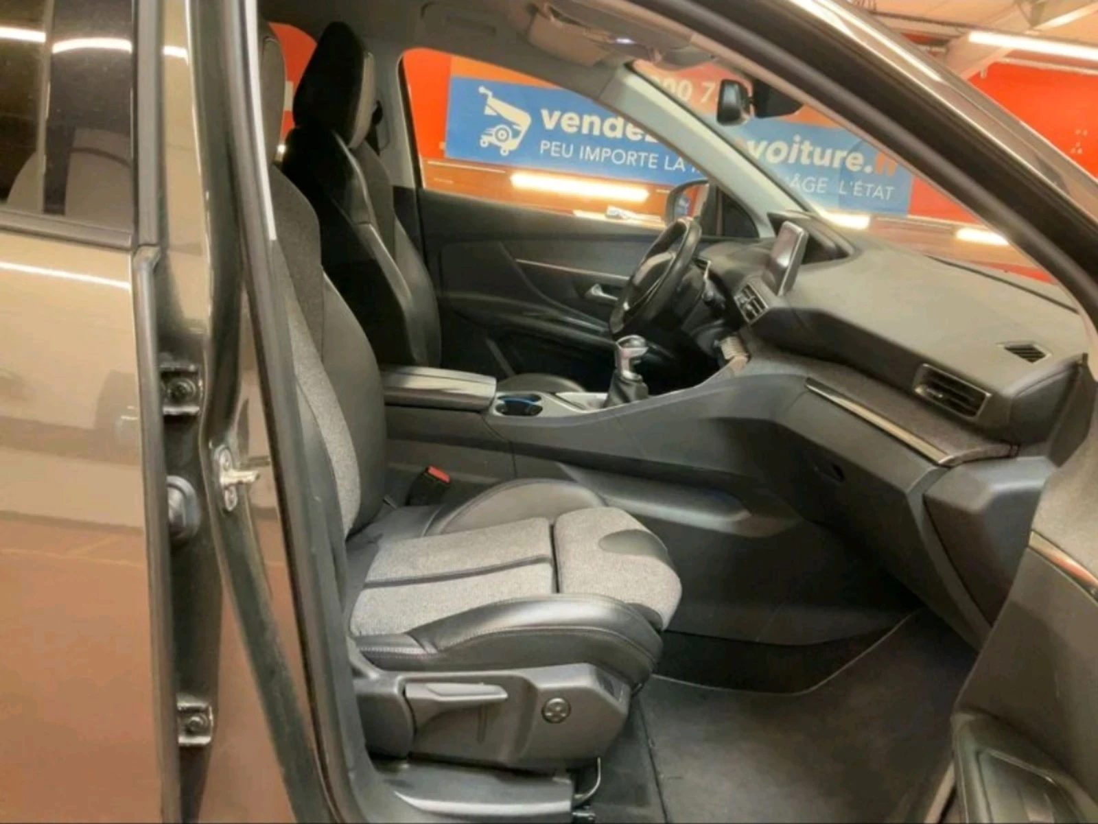 Peugeot 3008 1.2 PureTech Allure , снимка 10 - Автомобили и джипове - 54128932