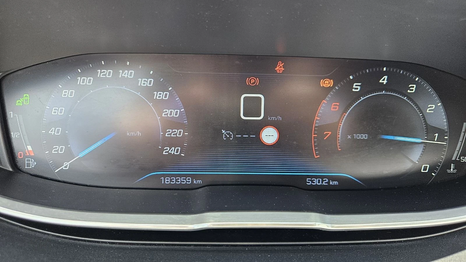 Peugeot 3008 1.2 PureTech Allure , снимка 9 - Автомобили и джипове - 54128932