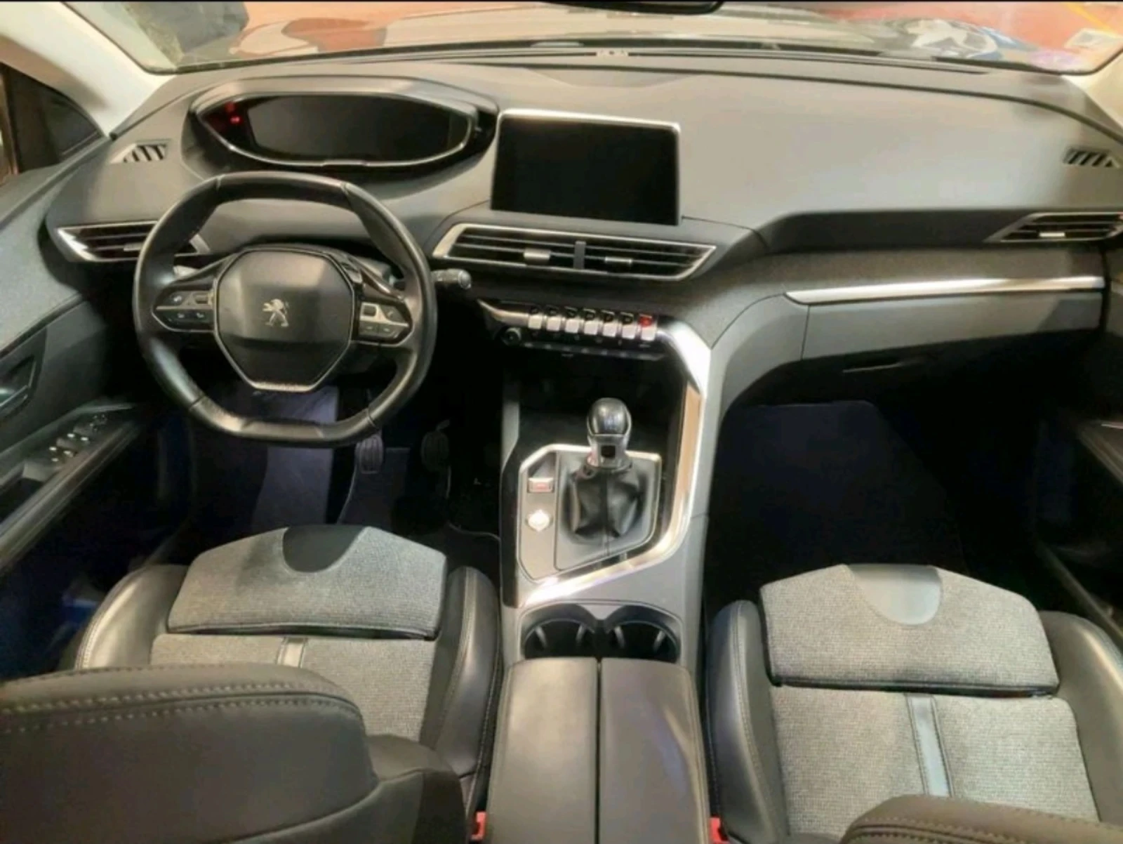 Peugeot 3008 1.2 PureTech Allure , снимка 8 - Автомобили и джипове - 54128932
