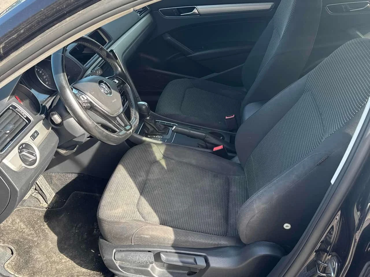 VW Passat * Trendline+ * CARFAX * KEYLESS * ПОДГРЕВИ * КЛИП , снимка 10 - Автомобили и джипове - 54414174