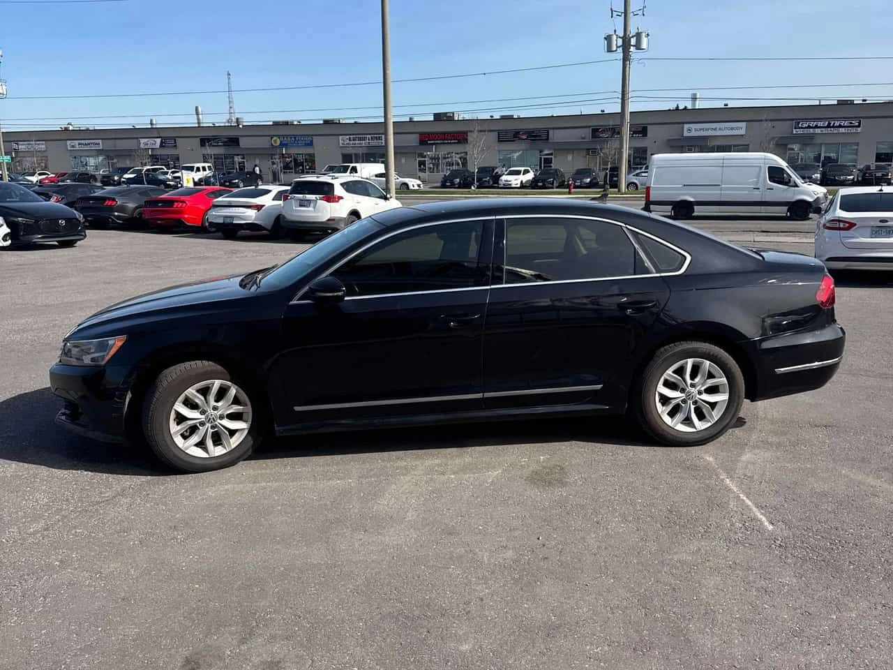 VW Passat * Trendline+ * CARFAX * KEYLESS * ПОДГРЕВИ * КЛИП , снимка 2 - Автомобили и джипове - 54414174