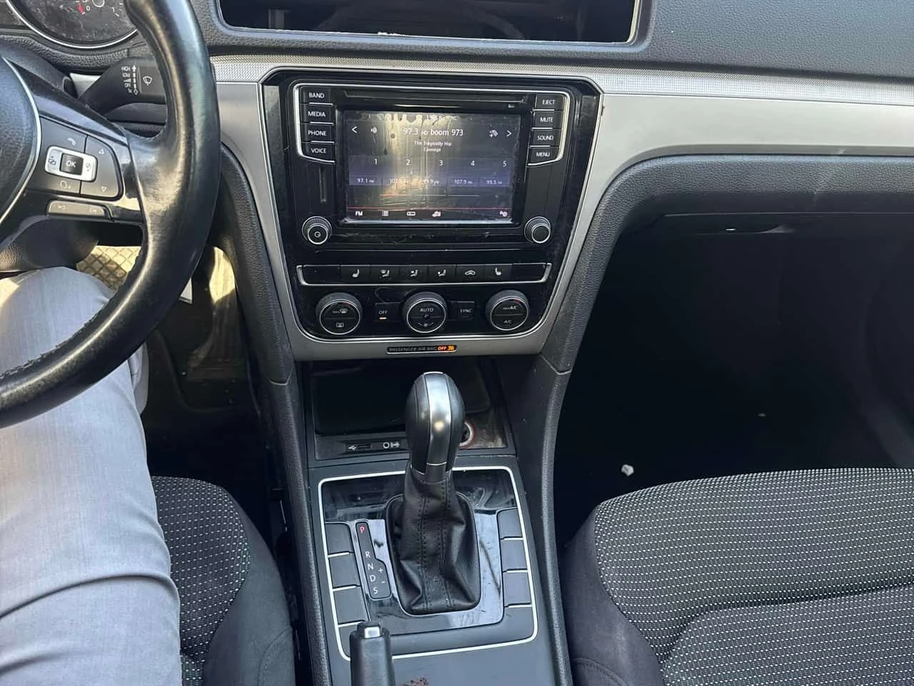 VW Passat * Trendline+ * CARFAX * KEYLESS * ПОДГРЕВИ * КЛИП , снимка 9 - Автомобили и джипове - 54414174