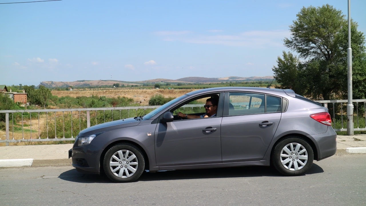 Chevrolet Cruze, снимка 14 - Автомобили и джипове - 54839395