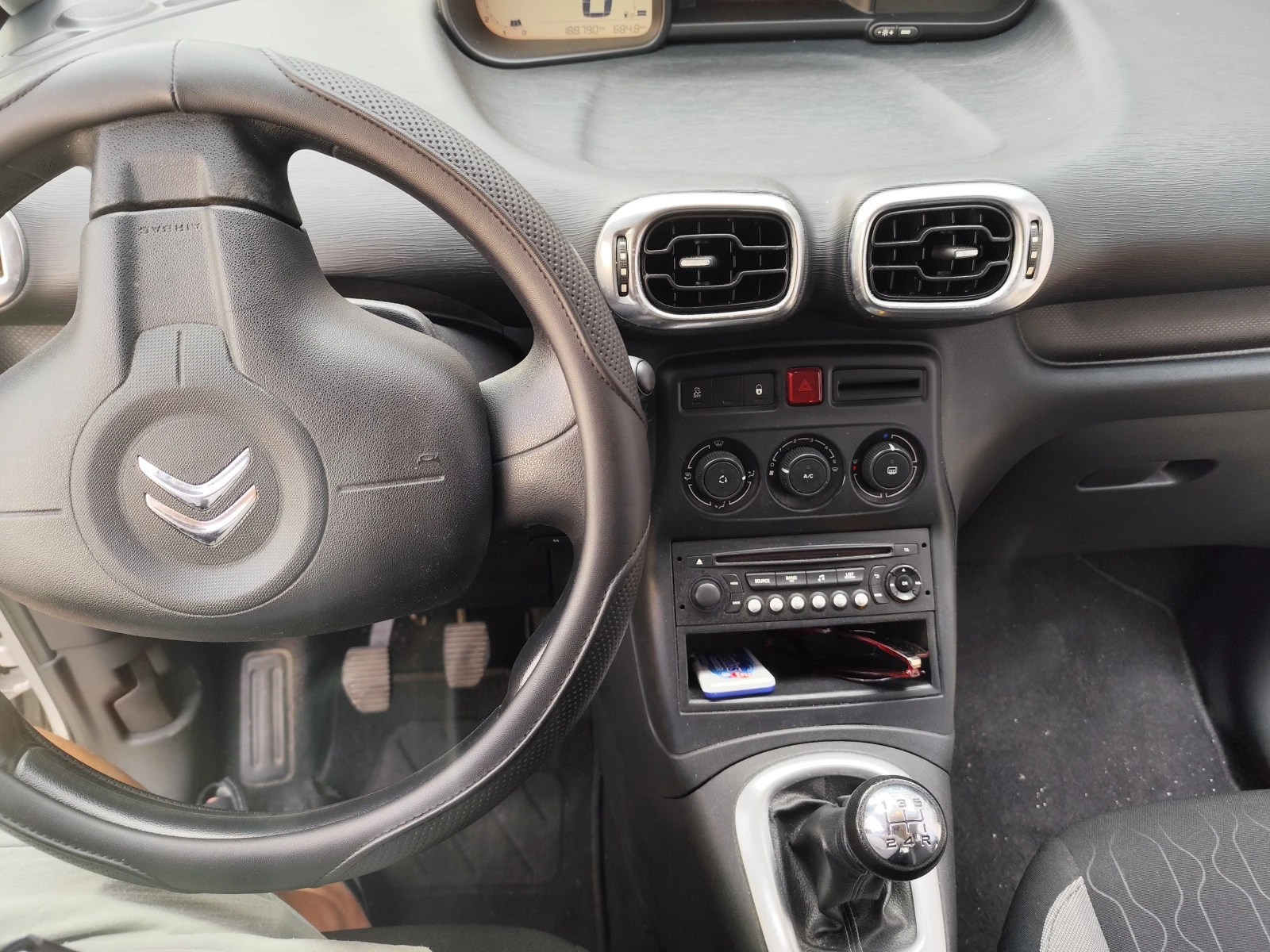 Citroen C3 Picasso 1.4, снимка 5 - Автомобили и джипове - 55051601