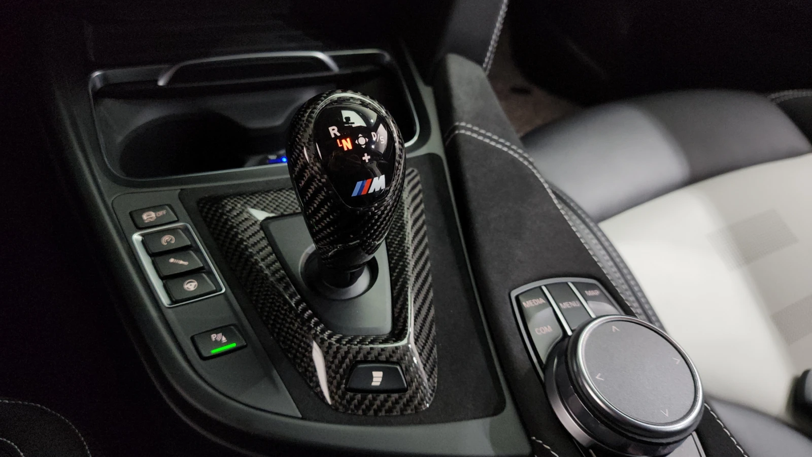 BMW M3 Sedan CS, снимка 12 - Автомобили и джипове - 55393231