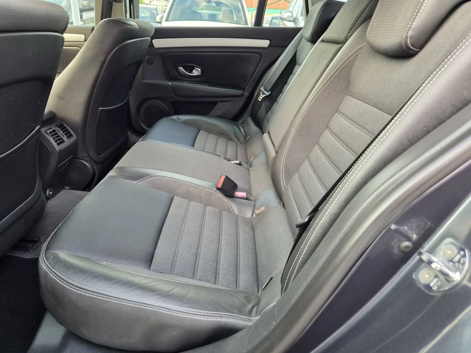 Renault Laguna 2.0i-140кс-GPL-NAVI-SPORTOUR, снимка 14 - Автомобили и джипове - 55837802