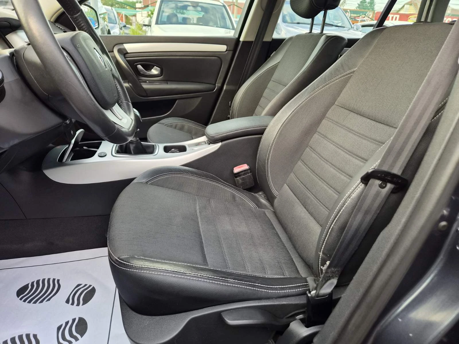Renault Laguna 2.0i-140кс-GPL-NAVI-SPORTOUR, снимка 7 - Автомобили и джипове - 55837802
