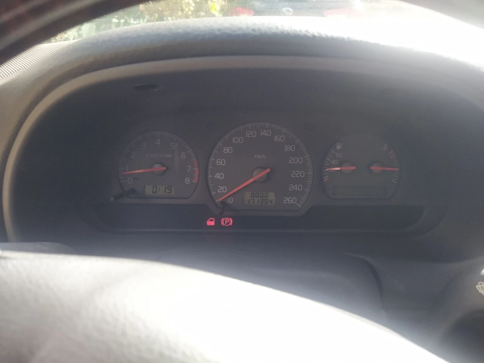 Volvo V40 1.8i, снимка 8 - Автомобили и джипове - 55951336