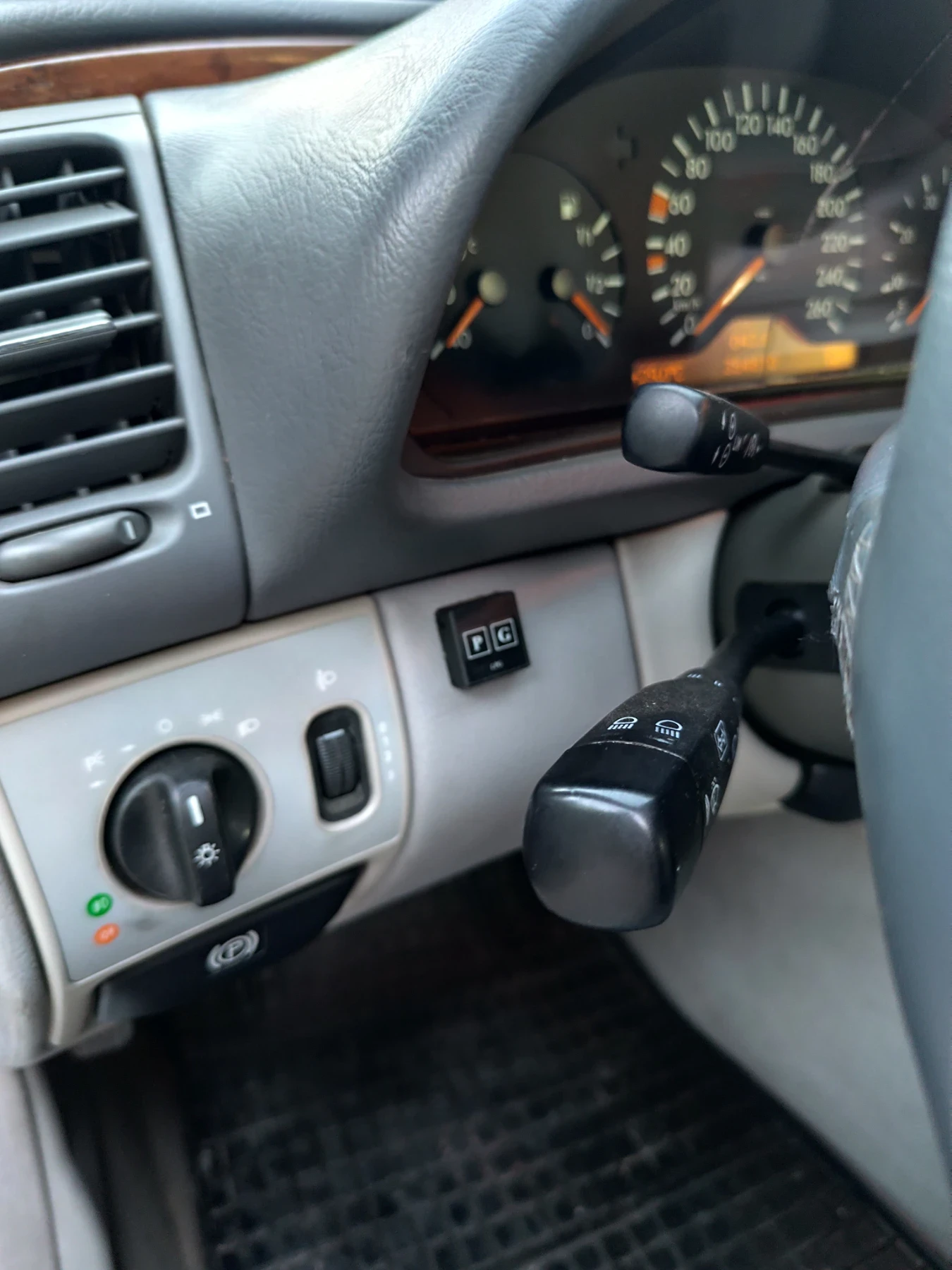 Mercedes-Benz CLK, снимка 11 - Автомобили и джипове - 55963727