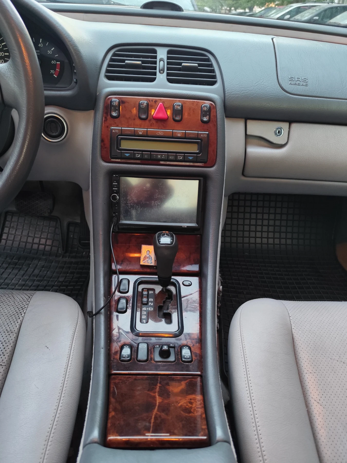 Mercedes-Benz CLK, снимка 12 - Автомобили и джипове - 55963727