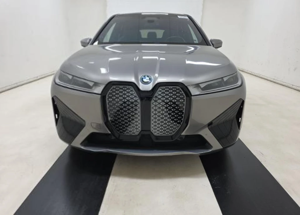 BMW iX, снимка 2 - Автомобили и джипове - 56391251
