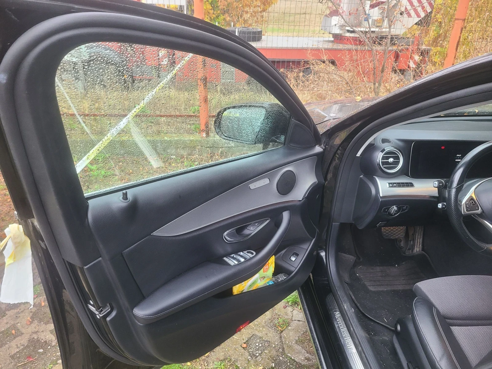 Mercedes-Benz E 220, снимка 8 - Автомобили и джипове - 56594203