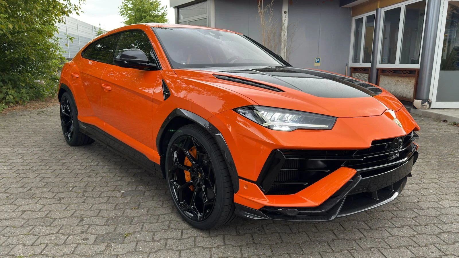 Lamborghini Urus  - изображение 6