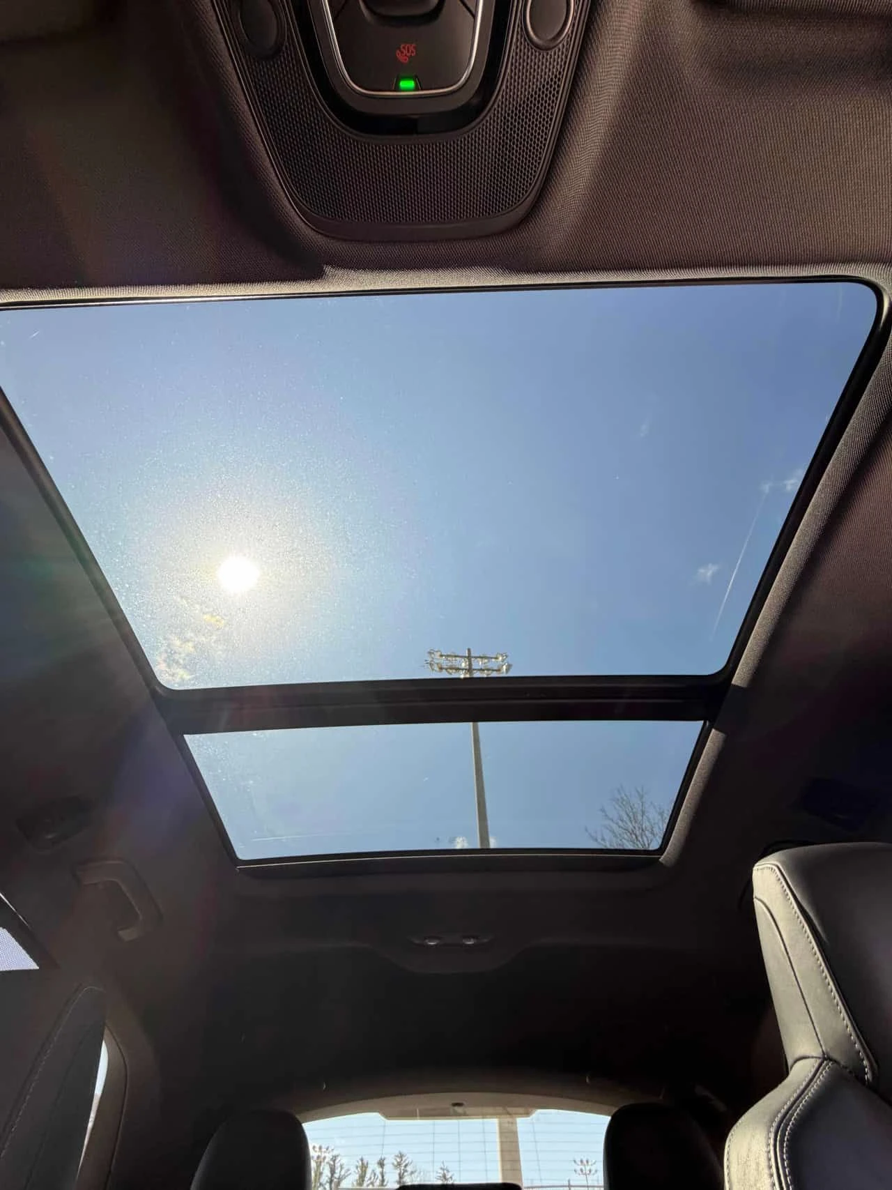 Audi SQ8 4.0 TFSI quattro/ДИСТРОНИК/ПАНОРАМА/ОБДУХВАНЕ/360, снимка 14 - Автомобили и джипове - 54198927